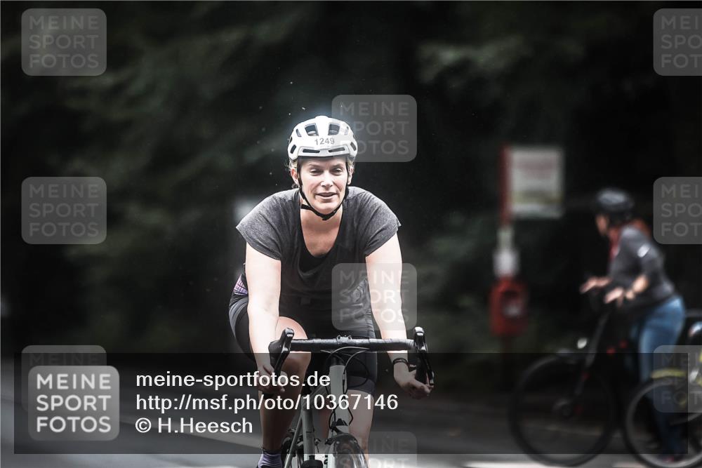 13.09.2026 - Stadtparktriathlon H.Heesch http://msf.ph/oto/10367146 13.09.2026 13:16:37 Radfahren 1249, 1327, 1330 meine-sportfotos.de