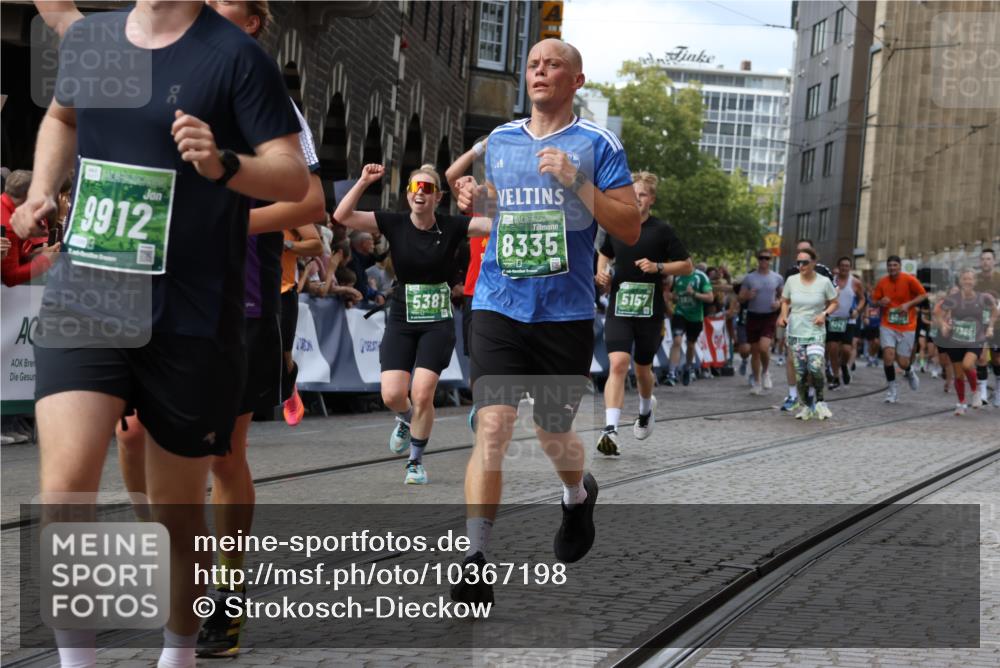 13.09.2026 - 21. swb-Marathon Bremen Strokosch-Dieckow http://msf.ph/oto/10367198 13.09.2026 13:35:48 Ziel 156, 1150, 2041, 2090, 2318, 2356, 2625, 2866, 3055, 3621, 4062, 4326, 5661, 6315, 6418, 6465, 6466, 6644, 6837, 7285, 7305, 7377, 7597, 7700, 8401, 8530, 8773, 8915, 9845, 9887, 1867, 2565, 3026, 3056, 3454, 4016, 5026, 5157, 5276, 5381, 5816, 6159, 6874, 7036, 7043, 7385, 7804, 8145, 8227, 8705, 9243, 13179 meine-sportfotos.de