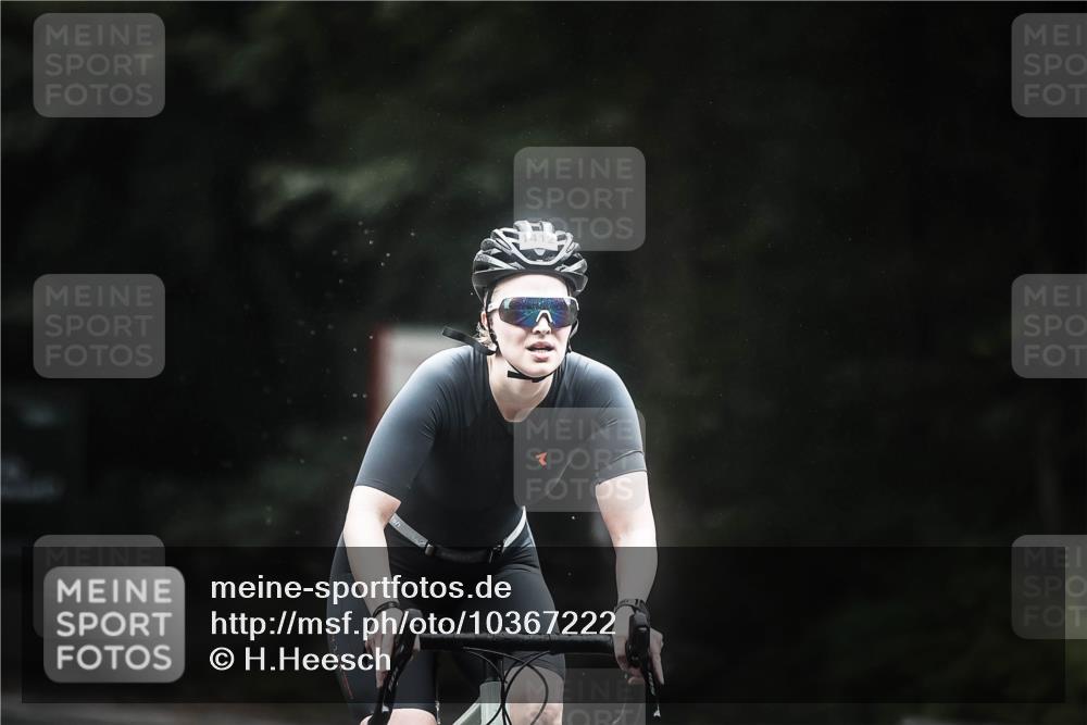 13.09.2026 - Stadtparktriathlon H.Heesch http://msf.ph/oto/10367222 13.09.2026 13:16:44 Radfahren 1327, 1412, 1421 meine-sportfotos.de