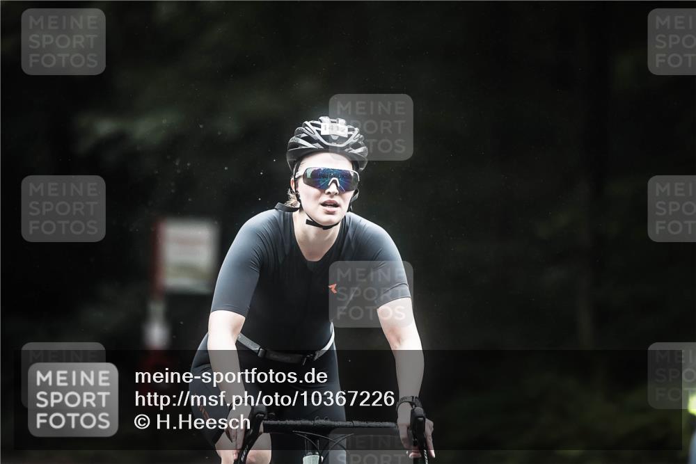 13.09.2026 - Stadtparktriathlon H.Heesch http://msf.ph/oto/10367226 13.09.2026 13:16:44 Radfahren 1327, 1412, 1421 meine-sportfotos.de