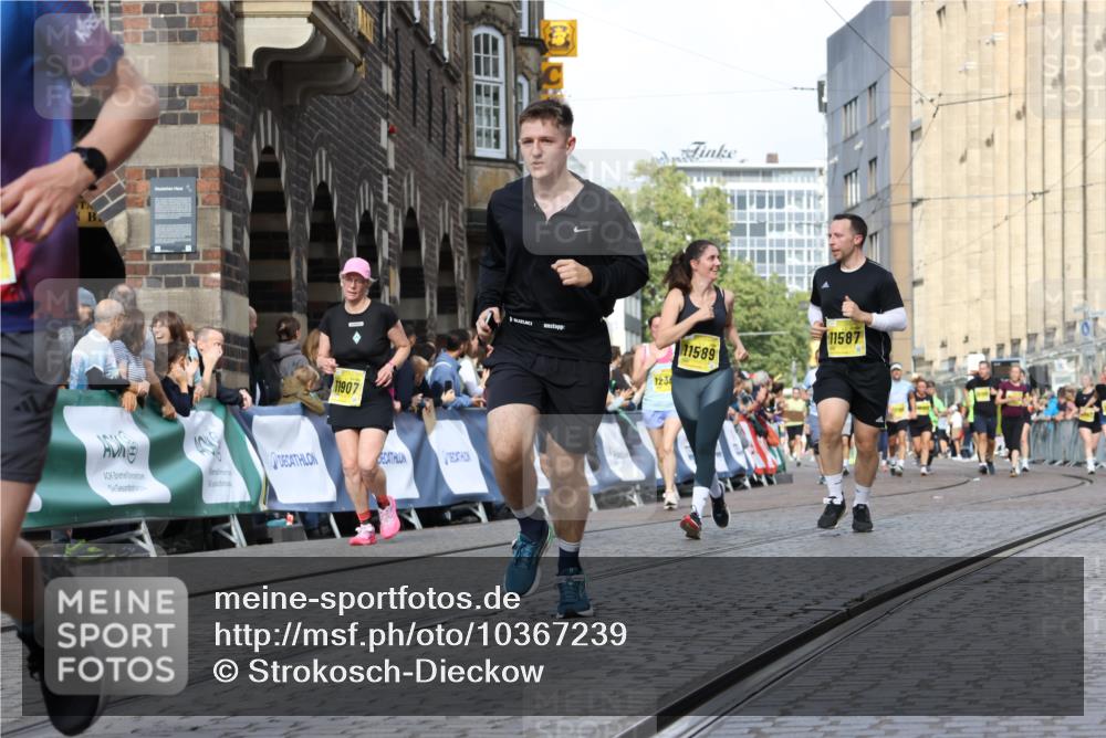 13.09.2026 - 21. swb-Marathon Bremen Strokosch-Dieckow http://msf.ph/oto/10367239 13.09.2026 11:00:15 Ziel 10175, 10236, 10691, 10758, 10867, 11054, 11056, 11071, 11089, 11158, 11159, 11160, 11250, 11259, 11427, 11445, 11453, 11528, 11637, 11803, 11879, 11904, 12123, 12238, 12239, 12242, 12243, 12274, 12388, 12480, 10144, 10677, 10801, 10810, 11045, 11126, 11129, 11547, 11623, 12018, 12105, 12106, 12190, 12291, 12394, 12530, 12531 meine-sportfotos.de