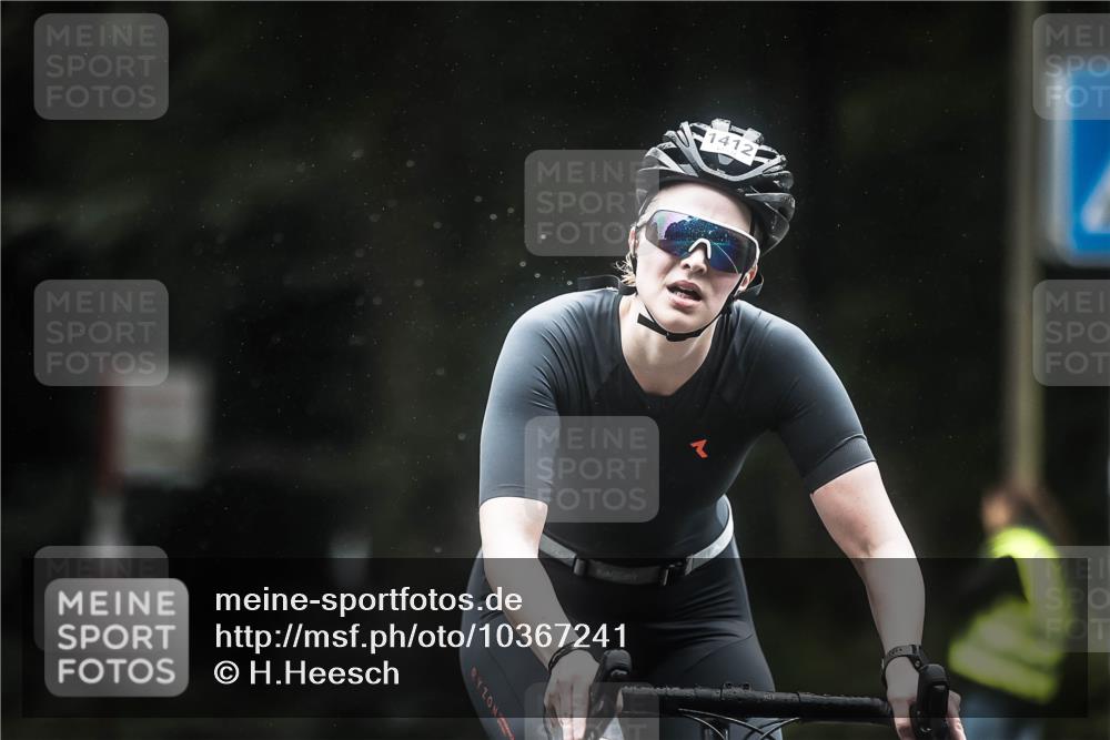 13.09.2026 - Stadtparktriathlon H.Heesch http://msf.ph/oto/10367241 13.09.2026 13:16:45 Radfahren 1327, 1412, 1421 meine-sportfotos.de