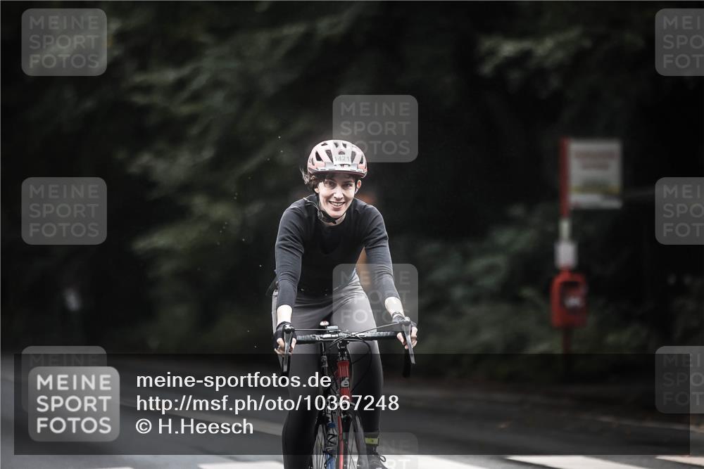 13.09.2026 - Stadtparktriathlon H.Heesch http://msf.ph/oto/10367248 13.09.2026 13:16:50 Radfahren 1412, 1421 meine-sportfotos.de