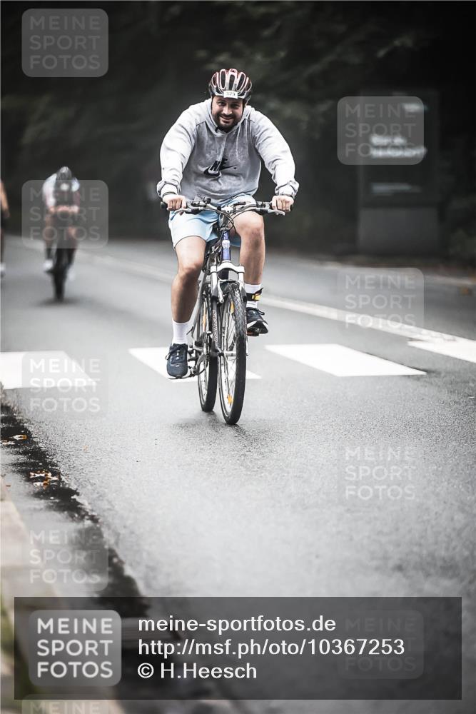 13.09.2026 - Stadtparktriathlon H.Heesch http://msf.ph/oto/10367253 13.09.2026 10:15:36 Radfahren 218, 293, 329, 341, 409 meine-sportfotos.de