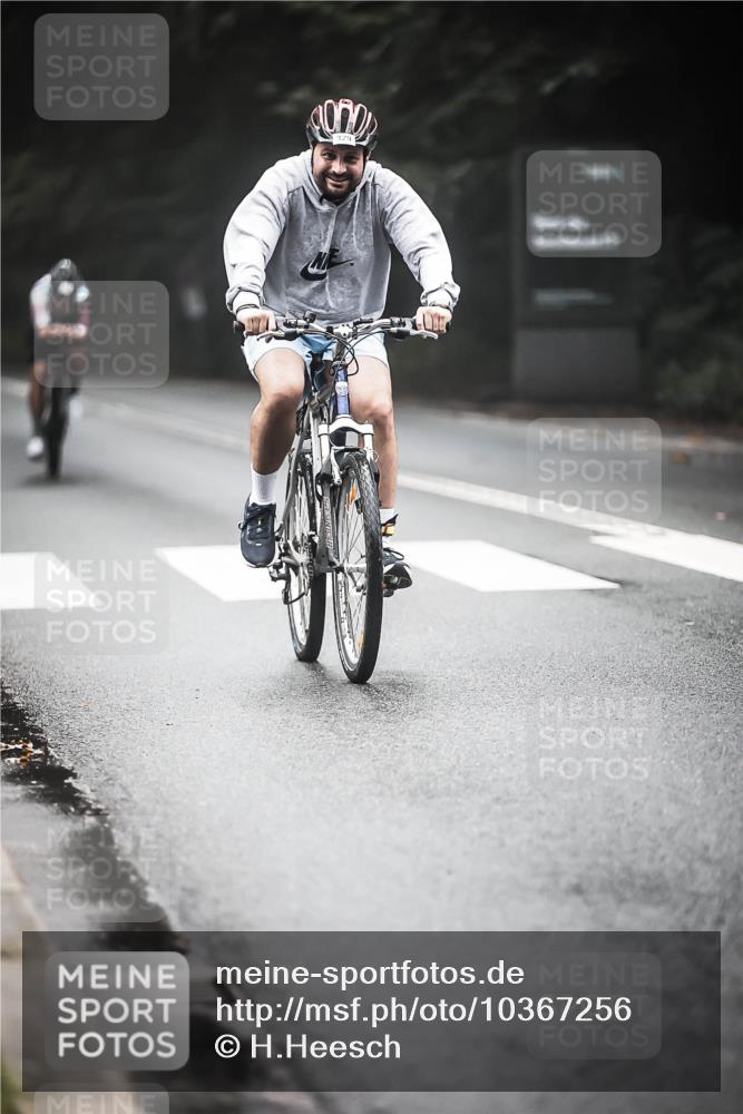 13.09.2026 - Stadtparktriathlon H.Heesch http://msf.ph/oto/10367256 13.09.2026 10:15:37 Radfahren 218, 293, 329, 341, 409 meine-sportfotos.de