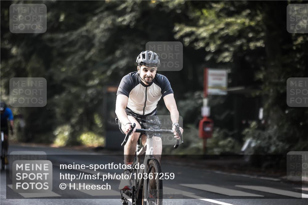 13.09.2026 - Stadtparktriathlon H.Heesch http://msf.ph/oto/10367259 13.09.2026 11:24:30 Radfahren 467, 649, 676, 712, 779 meine-sportfotos.de