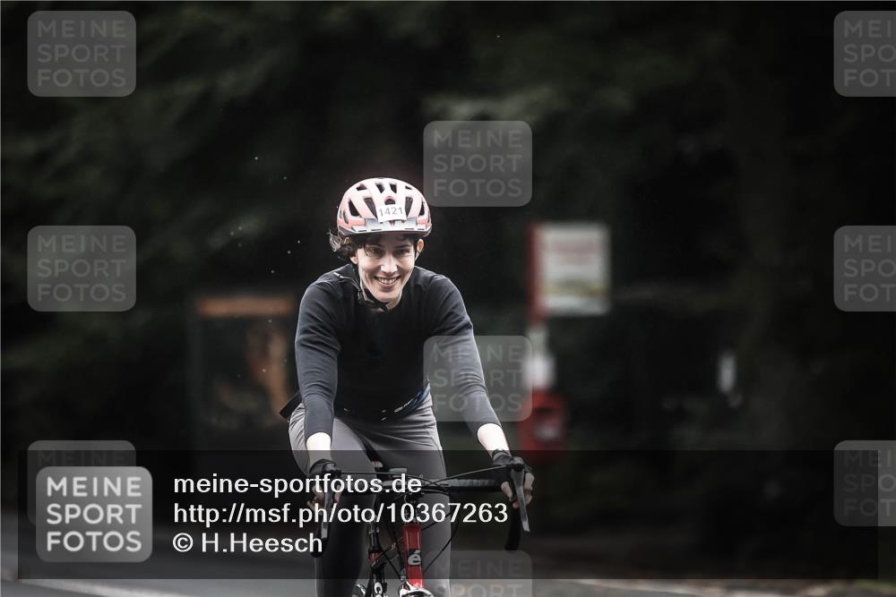 13.09.2026 - Stadtparktriathlon H.Heesch http://msf.ph/oto/10367263 13.09.2026 13:16:50 Radfahren 1412, 1421 meine-sportfotos.de