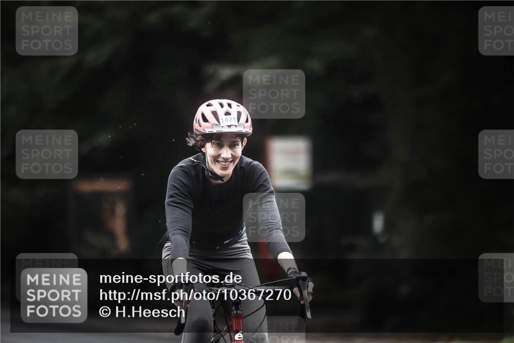13.09.2026 - Stadtparktriathlon H.Heesch http://msf.ph/oto/10367270 13.09.2026 13:16:50 Radfahren 1412, 1421 meine-sportfotos.de