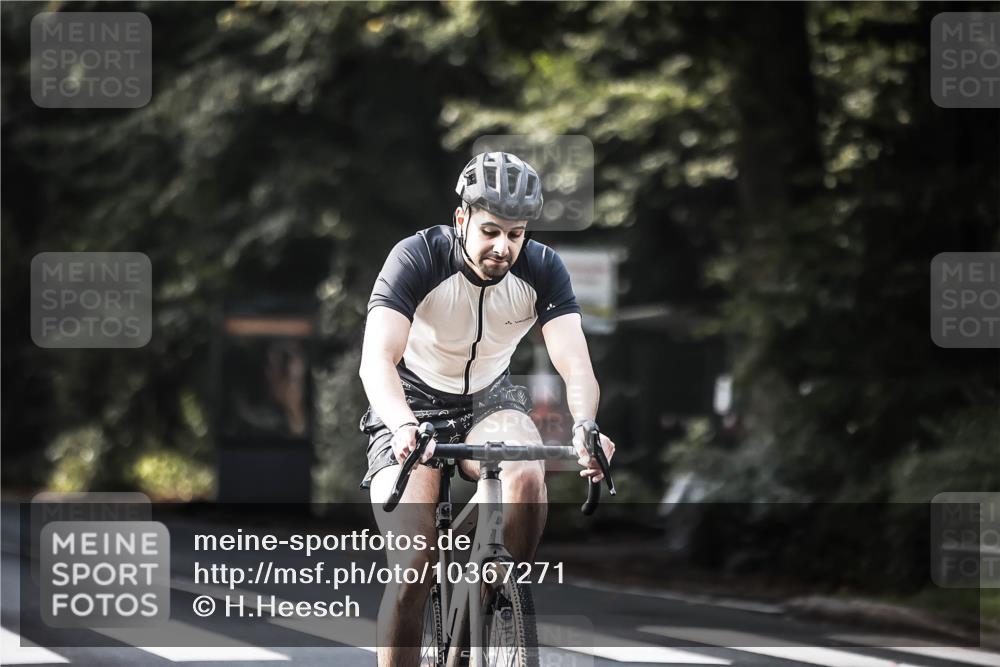 13.09.2026 - Stadtparktriathlon H.Heesch http://msf.ph/oto/10367271 13.09.2026 11:24:30 Radfahren 467, 649, 676, 712, 779 meine-sportfotos.de