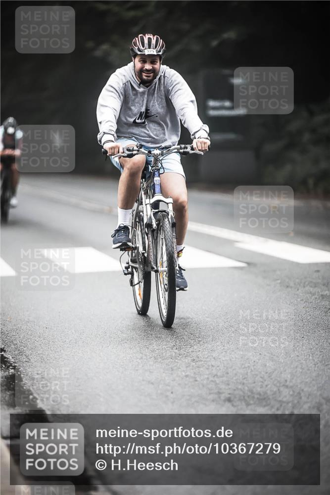13.09.2026 - Stadtparktriathlon H.Heesch http://msf.ph/oto/10367279 13.09.2026 10:15:37 Radfahren 218, 293, 329, 341, 409 meine-sportfotos.de