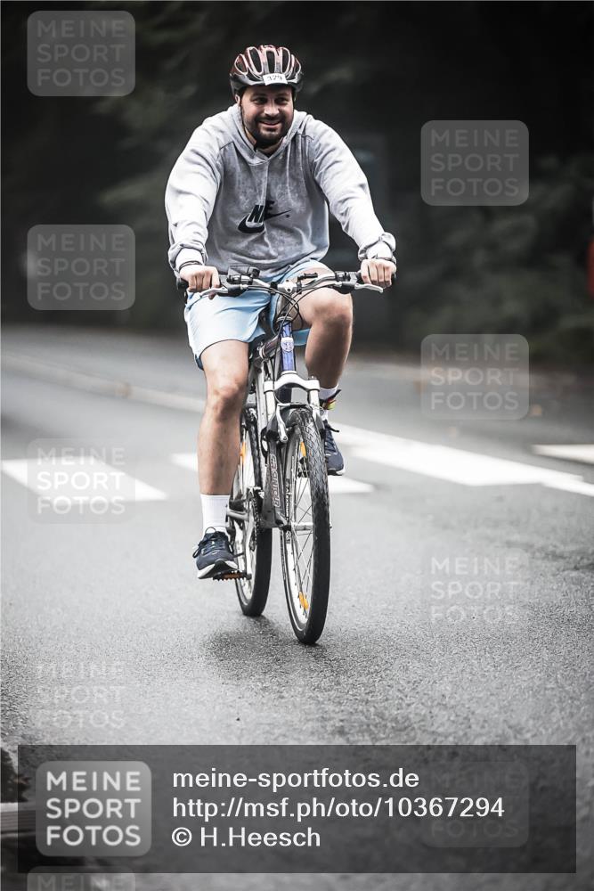 13.09.2026 - Stadtparktriathlon H.Heesch http://msf.ph/oto/10367294 13.09.2026 10:15:37 Radfahren 218, 293, 329, 341, 409 meine-sportfotos.de