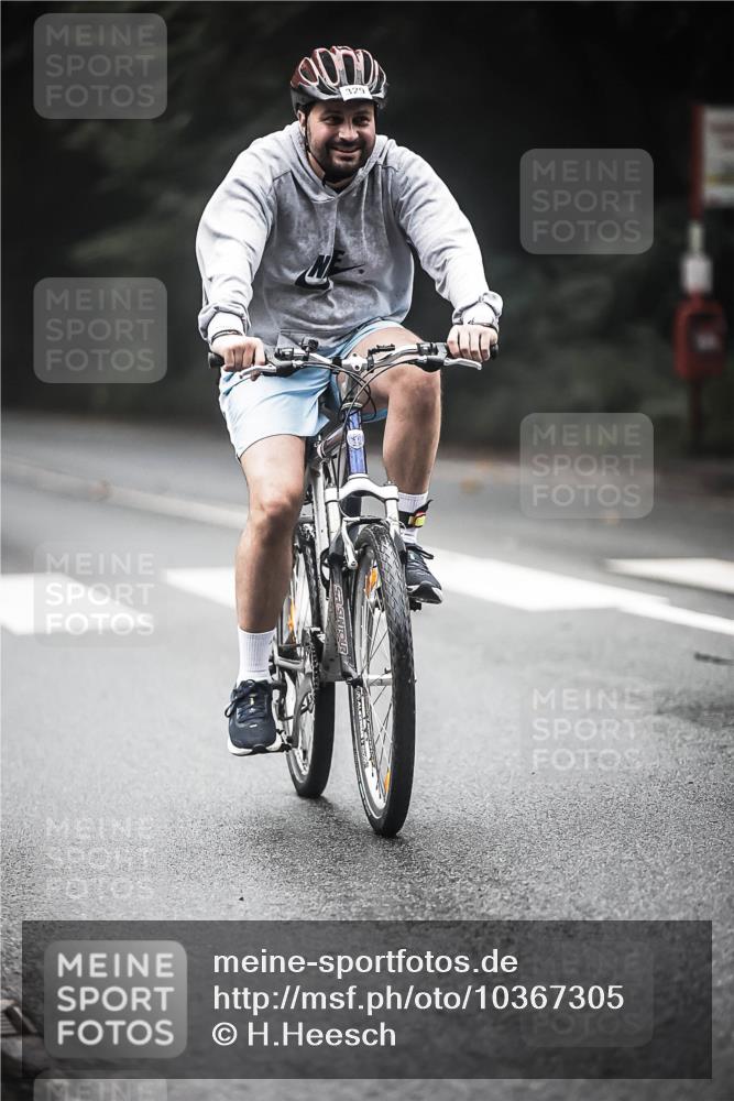 13.09.2026 - Stadtparktriathlon H.Heesch http://msf.ph/oto/10367305 13.09.2026 10:15:37 Radfahren 218, 293, 329, 341, 409 meine-sportfotos.de