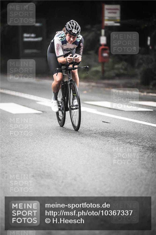 13.09.2026 - Stadtparktriathlon H.Heesch http://msf.ph/oto/10367337 13.09.2026 10:15:39 Radfahren 218, 293, 329, 341, 409 meine-sportfotos.de