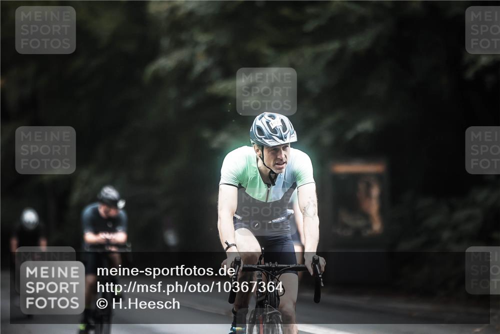 13.09.2026 - Stadtparktriathlon H.Heesch http://msf.ph/oto/10367364 13.09.2026 13:17:16 Radfahren 1239, 1319, 1324, 1422 meine-sportfotos.de