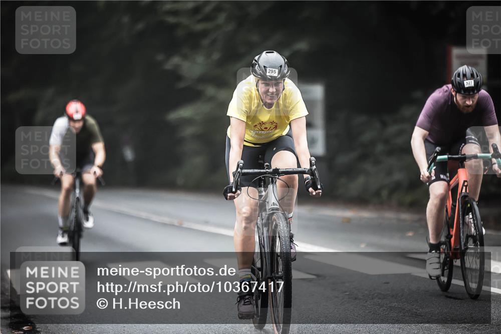13.09.2026 - Stadtparktriathlon H.Heesch http://msf.ph/oto/10367417 13.09.2026 10:15:47 Radfahren 263, 295, 327, 409 meine-sportfotos.de
