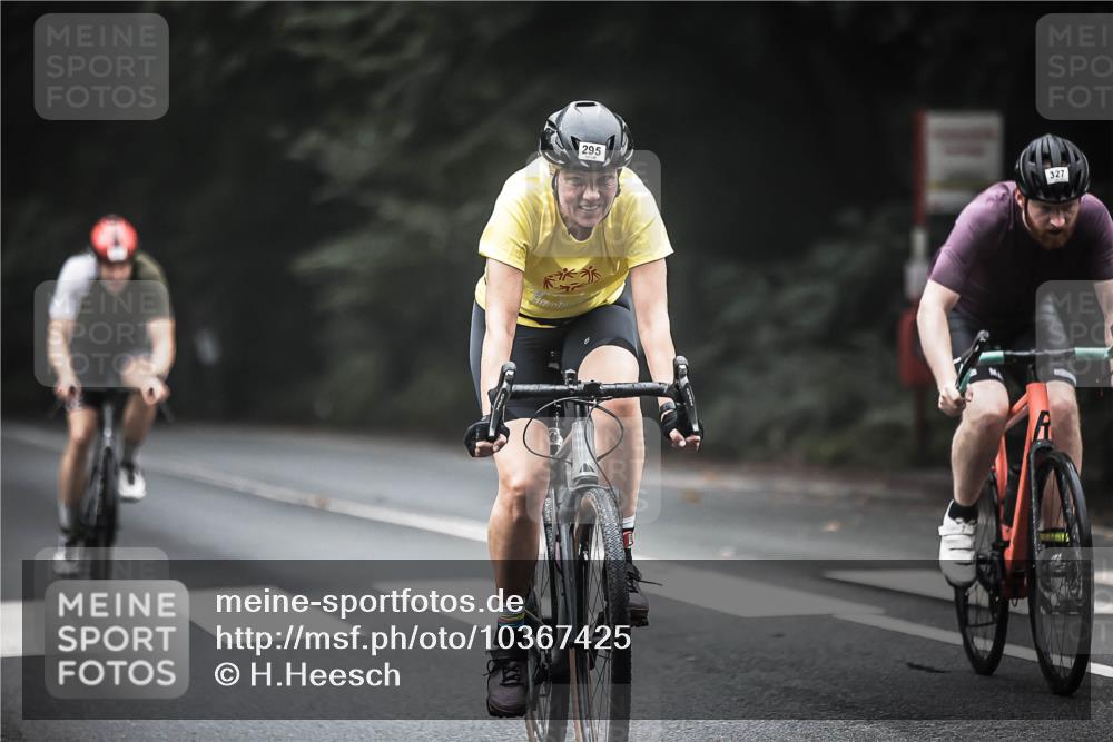 13.09.2026 - Stadtparktriathlon H.Heesch http://msf.ph/oto/10367425 13.09.2026 10:15:47 Radfahren 263, 295, 327, 409 meine-sportfotos.de