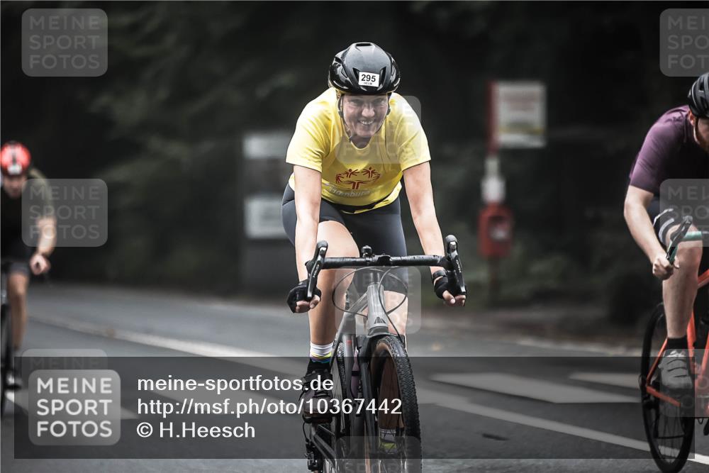 13.09.2026 - Stadtparktriathlon H.Heesch http://msf.ph/oto/10367442 13.09.2026 10:15:47 Radfahren 263, 295, 327, 409 meine-sportfotos.de