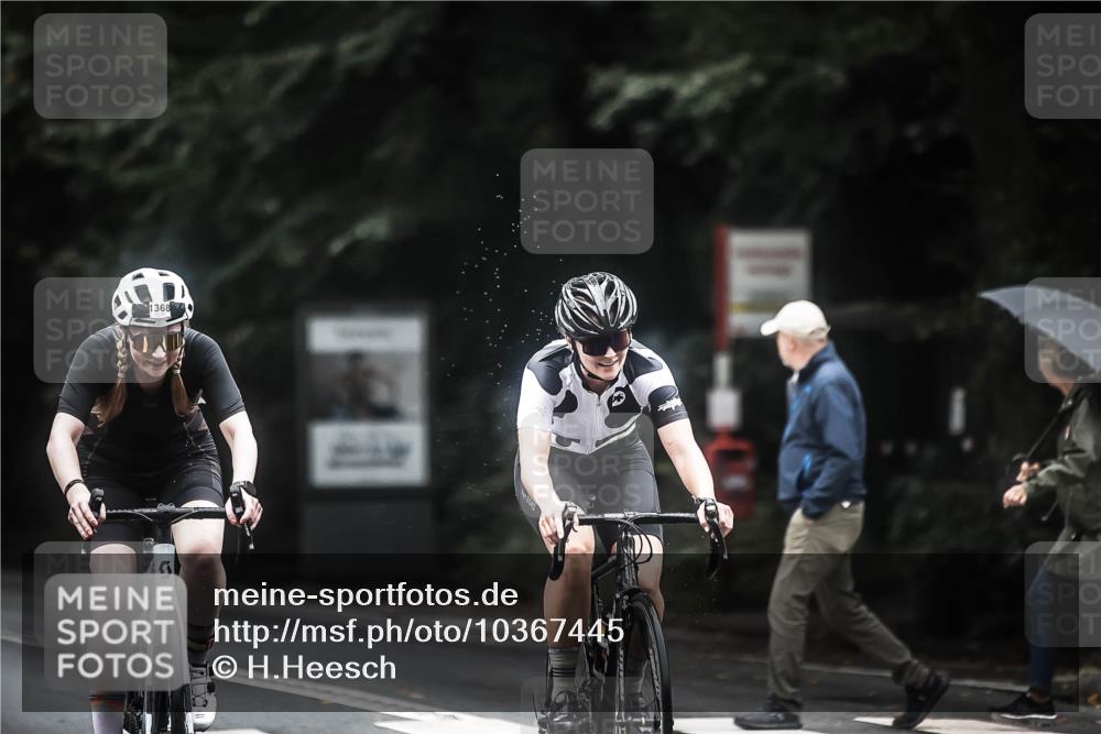 13.09.2026 - Stadtparktriathlon H.Heesch http://msf.ph/oto/10367445 13.09.2026 13:17:32 Radfahren 1362, 1368 meine-sportfotos.de
