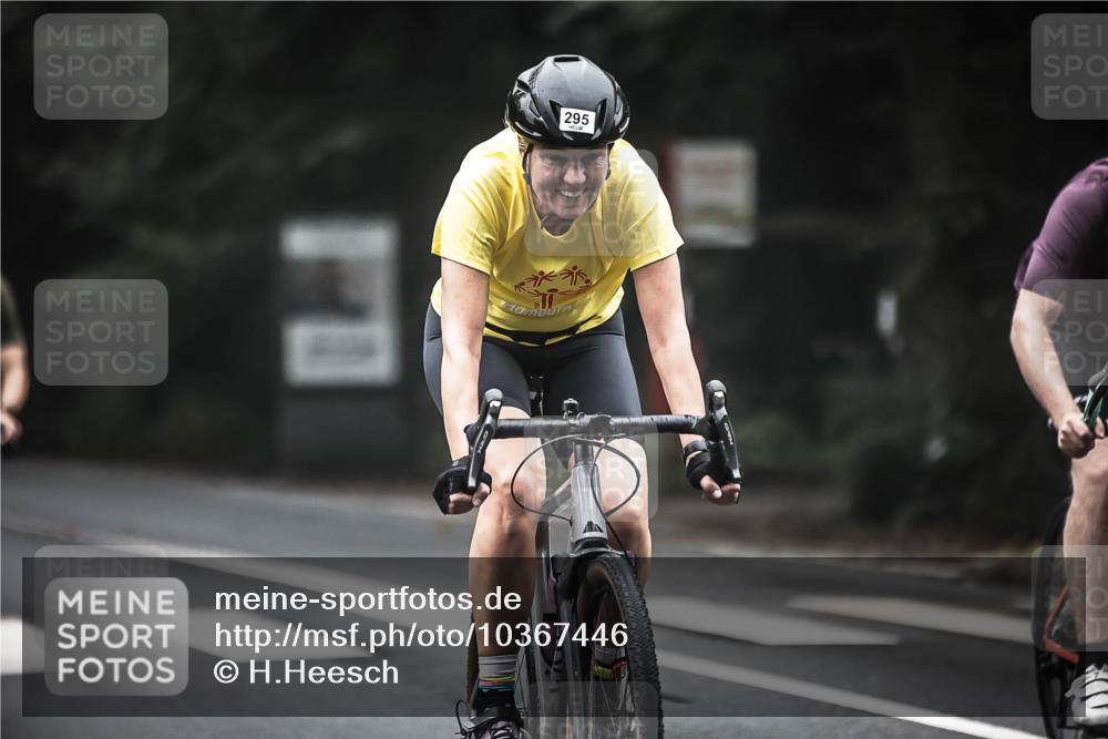13.09.2026 - Stadtparktriathlon H.Heesch http://msf.ph/oto/10367446 13.09.2026 10:15:47 Radfahren 263, 295, 327, 409 meine-sportfotos.de