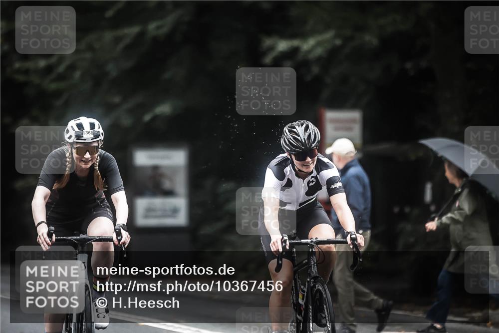 13.09.2026 - Stadtparktriathlon H.Heesch http://msf.ph/oto/10367456 13.09.2026 13:17:32 Radfahren 1362, 1368 meine-sportfotos.de