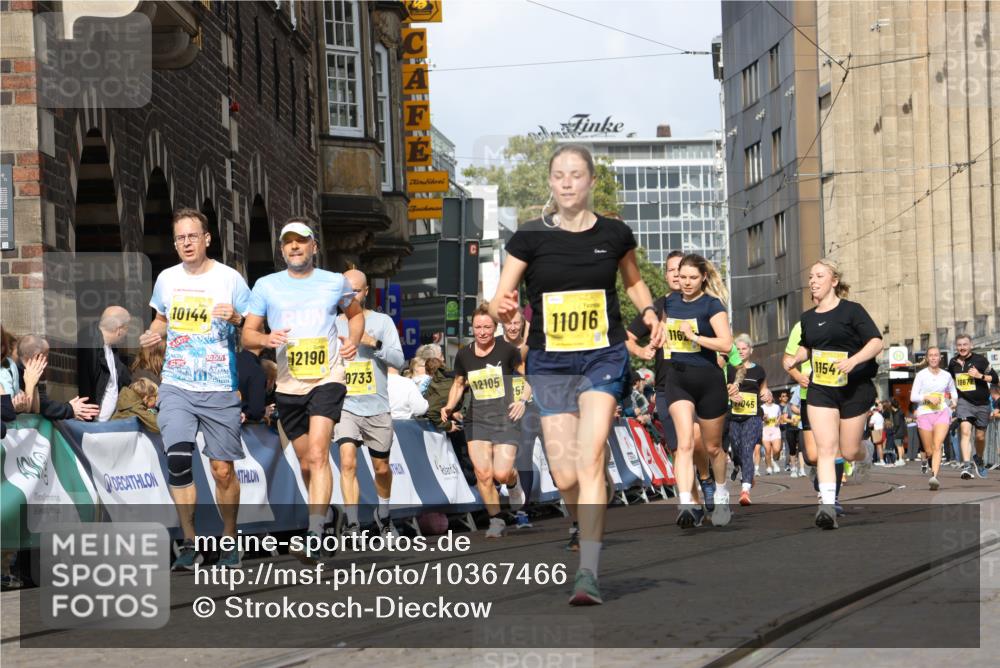 13.09.2026 - 21. swb-Marathon Bremen Strokosch-Dieckow http://msf.ph/oto/10367466 13.09.2026 11:00:25 Ziel 10175, 10758, 10867, 11016, 11071, 11158, 11159, 11160, 11250, 11259, 11427, 11445, 11453, 11524, 11525, 11528, 11587, 11588, 11589, 11879, 11907, 12123, 12238, 12239, 12274, 12352, 10263, 10272, 10275, 10306, 10369, 11126, 11162, 11180, 11687, 11708, 11769, 11838, 12018, 12430 meine-sportfotos.de