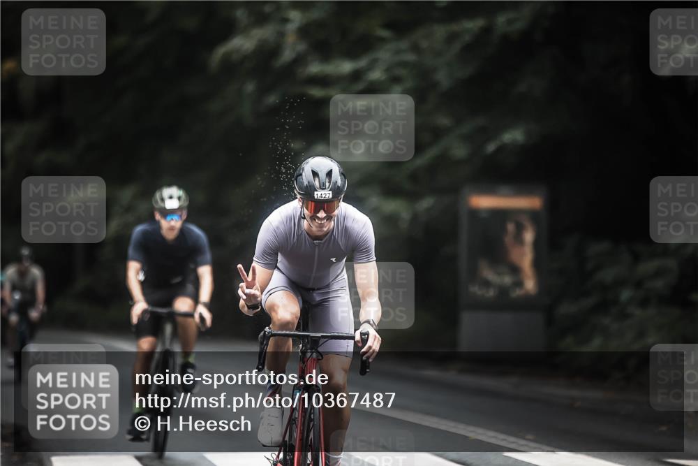13.09.2026 - Stadtparktriathlon H.Heesch http://msf.ph/oto/10367487 13.09.2026 13:17:42 Radfahren 1231, 1375, 1389, 1427 meine-sportfotos.de