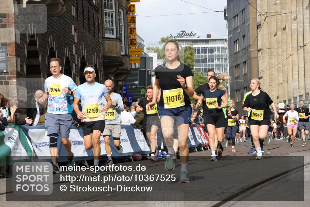 13.09.2026 - 21. swb-Marathon Bremen Strokosch-Dieckow http://msf.ph/oto/10367525 13.09.2026 11:00:25 Ziel 10175, 10758, 10867, 11016, 11071, 11158, 11159, 11160, 11250, 11259, 11427, 11445, 11453, 11524, 11525, 11528, 11587, 11588, 11589, 11879, 11907, 12123, 12238, 12239, 12274, 12352, 10263, 10272, 10275, 10306, 10369, 11126, 11162, 11180, 11687, 11708, 11769, 11838, 12018, 12430 meine-sportfotos.de