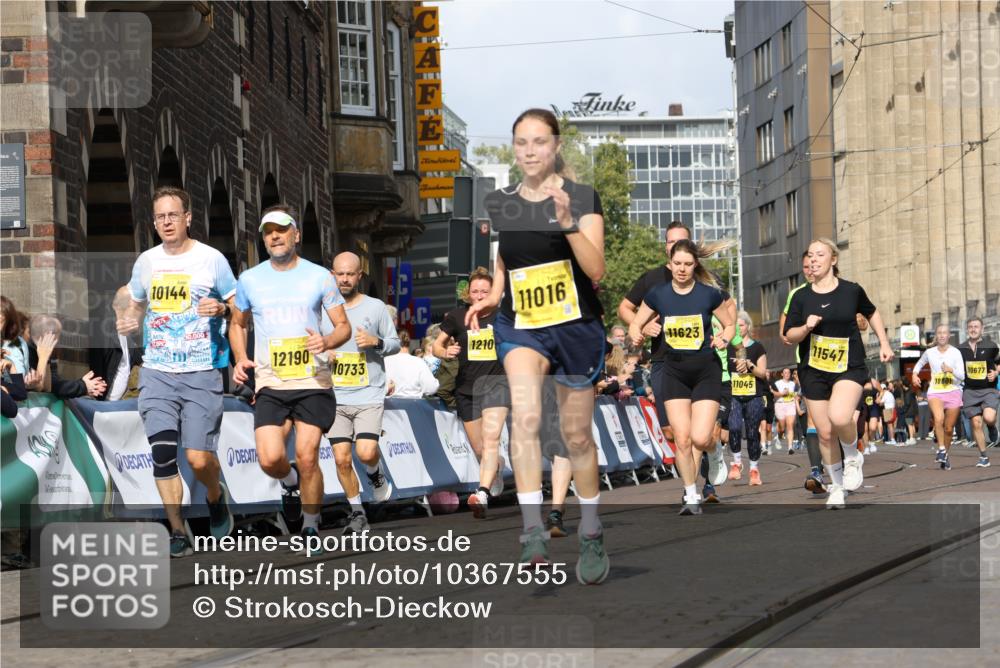 13.09.2026 - 21. swb-Marathon Bremen Strokosch-Dieckow http://msf.ph/oto/10367555 13.09.2026 11:00:25 Ziel 10175, 10758, 10867, 11016, 11071, 11158, 11159, 11160, 11250, 11259, 11427, 11445, 11453, 11524, 11525, 11528, 11587, 11588, 11589, 11879, 11907, 12123, 12238, 12239, 12274, 12352, 10263, 10272, 10275, 10306, 10369, 11126, 11162, 11180, 11687, 11708, 11769, 11838, 12018, 12430 meine-sportfotos.de