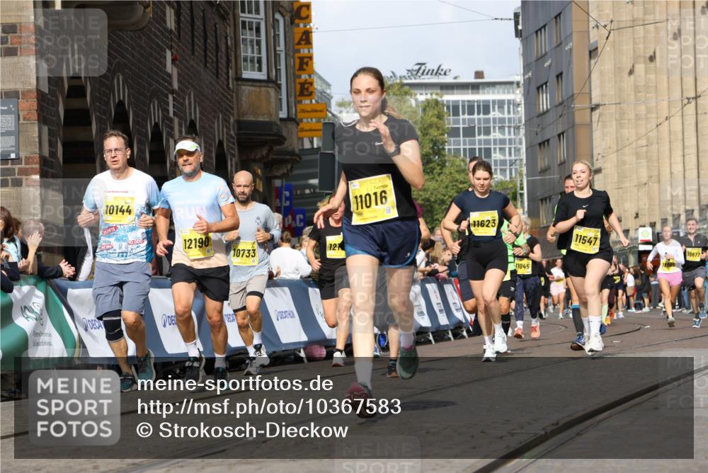 13.09.2026 - 21. swb-Marathon Bremen Strokosch-Dieckow http://msf.ph/oto/10367583 13.09.2026 11:00:25 Ziel 10175, 10758, 10867, 11016, 11071, 11158, 11159, 11160, 11250, 11259, 11427, 11445, 11453, 11524, 11525, 11528, 11587, 11588, 11589, 11879, 11907, 12123, 12238, 12239, 12274, 12352, 10263, 10272, 10275, 10306, 10369, 11126, 11162, 11180, 11687, 11708, 11769, 11838, 12018, 12430 meine-sportfotos.de