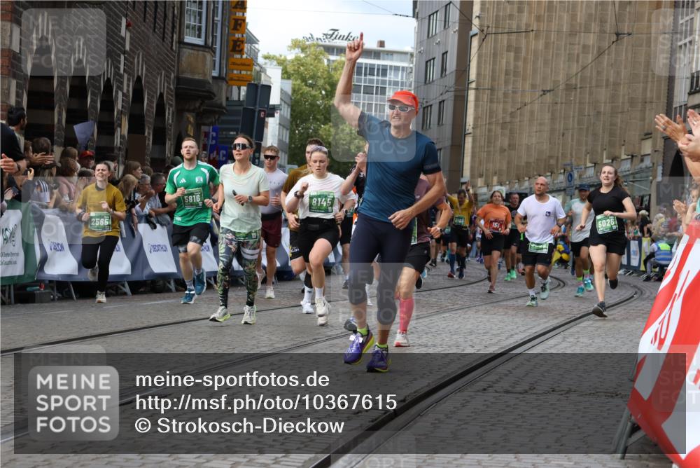 13.09.2026 - 21. swb-Marathon Bremen Strokosch-Dieckow http://msf.ph/oto/10367615 13.09.2026 13:35:52 Ziel 156, 607, 1150, 2041, 2090, 2318, 2356, 3055, 3621, 3704, 4326, 5308, 5661, 6315, 6418, 6465, 6466, 6644, 6649, 6837, 7285, 7377, 7597, 7700, 8401, 8530, 8773, 8816, 8915, 9845, 9862, 9887, 563, 1867, 2565, 3026, 3056, 3454, 3489, 4016, 5026, 5276, 5816, 6159, 6874, 6982, 7036, 7043, 7256, 7385, 7804, 8145, 8227, 8275, 8488, 9243, 9497, 13179 meine-sportfotos.de