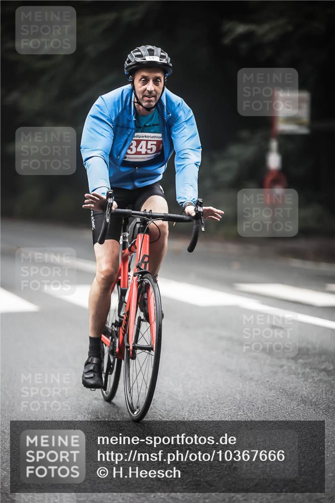 13.09.2026 - Stadtparktriathlon H.Heesch http://msf.ph/oto/10367666 13.09.2026 10:16:20 Radfahren 211, 221, 227, 287, 345 meine-sportfotos.de