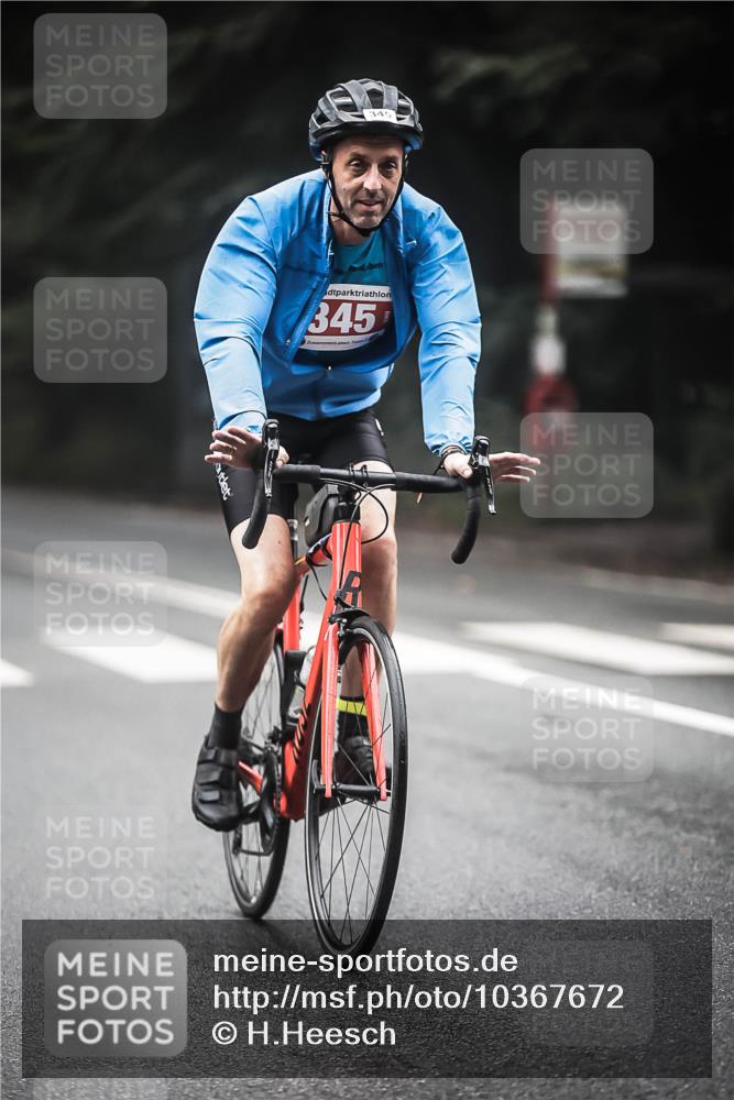 13.09.2026 - Stadtparktriathlon H.Heesch http://msf.ph/oto/10367672 13.09.2026 10:16:20 Radfahren 211, 221, 227, 287, 345 meine-sportfotos.de