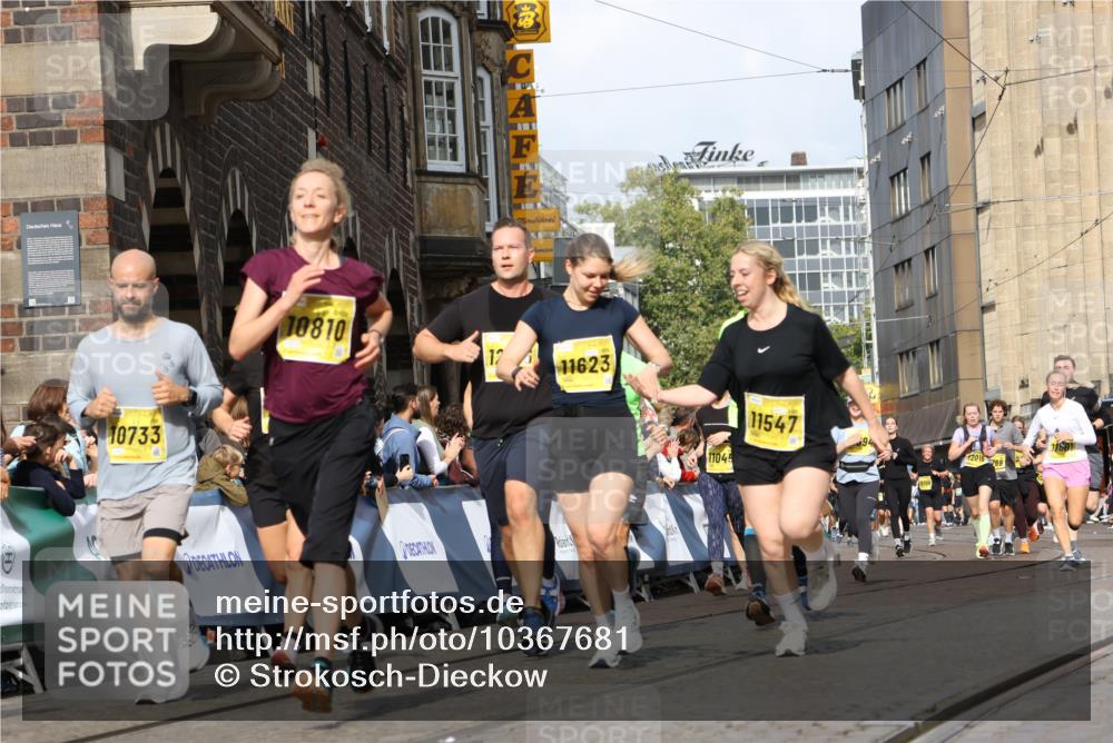 13.09.2026 - 21. swb-Marathon Bremen Strokosch-Dieckow http://msf.ph/oto/10367681 13.09.2026 11:00:27 Ziel 10175, 10758, 10867, 11016, 11071, 11158, 11159, 11160, 11250, 11259, 11445, 11453, 11524, 11525, 11528, 11587, 11588, 11589, 11879, 11907, 12123, 12190, 12274, 12352, 10263, 10272, 10275, 10306, 10369, 11162, 11180, 11556, 11687, 11708, 11769, 11838, 12018, 12430 meine-sportfotos.de