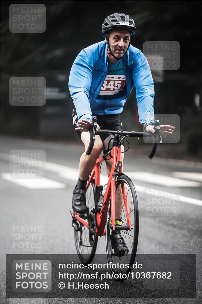 13.09.2026 - Stadtparktriathlon H.Heesch http://msf.ph/oto/10367682 13.09.2026 10:16:20 Radfahren 211, 221, 227, 287, 345 meine-sportfotos.de