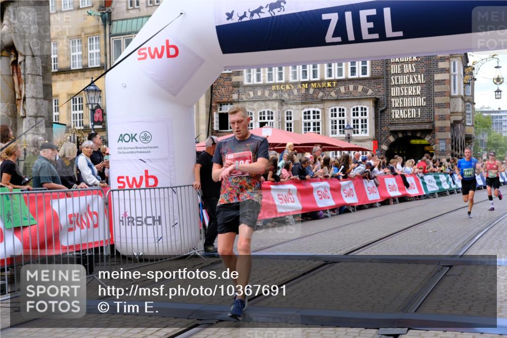 13.09.2026 - 21. swb-Marathon Bremen Tim E. http://msf.ph/oto/10367691 13.09.2026 13:04:52 Ziel 744, 1223, 1224, 1860, 2207, 2956, 5283, 7871, 8701, 8936, 9070, 13034 meine-sportfotos.de