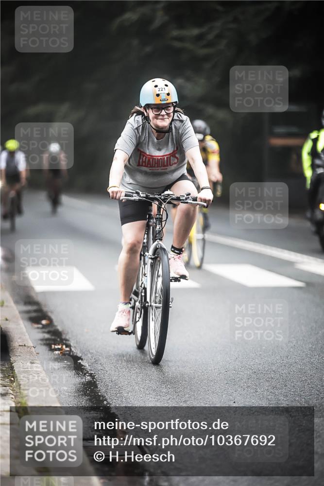 13.09.2026 - Stadtparktriathlon H.Heesch http://msf.ph/oto/10367692 13.09.2026 10:16:23 Radfahren 211, 221, 227, 284, 287, 301, 345 meine-sportfotos.de