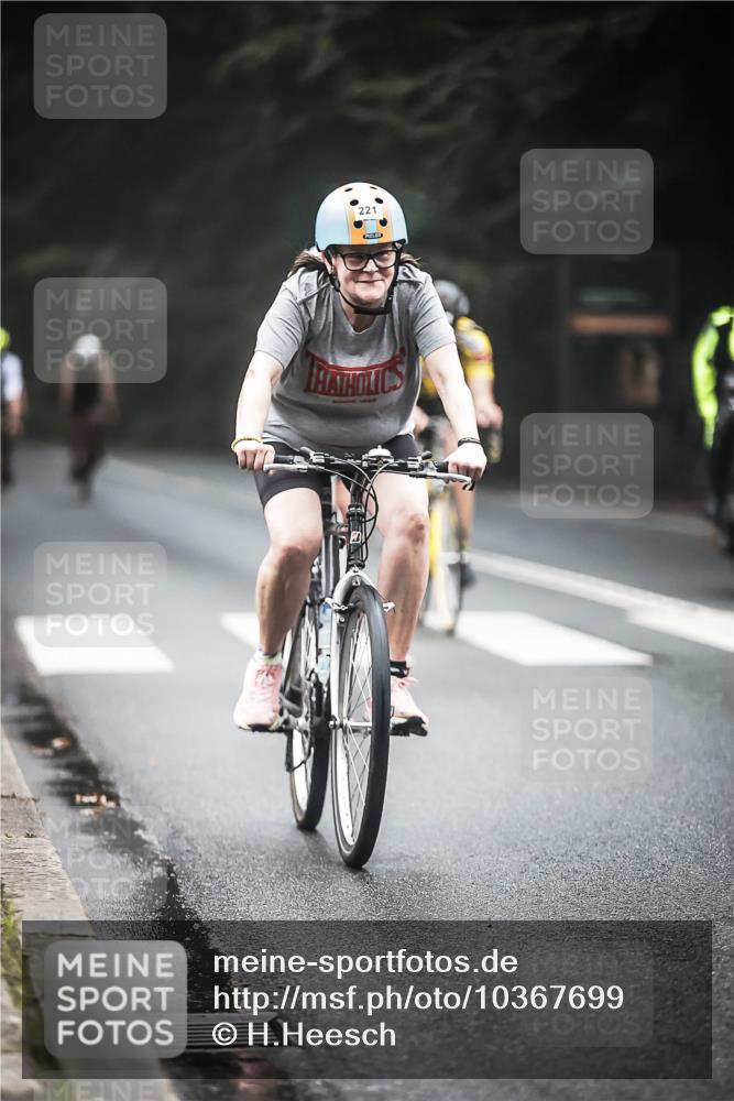 13.09.2026 - Stadtparktriathlon H.Heesch http://msf.ph/oto/10367699 13.09.2026 10:16:23 Radfahren 211, 221, 227, 284, 287, 301, 345 meine-sportfotos.de
