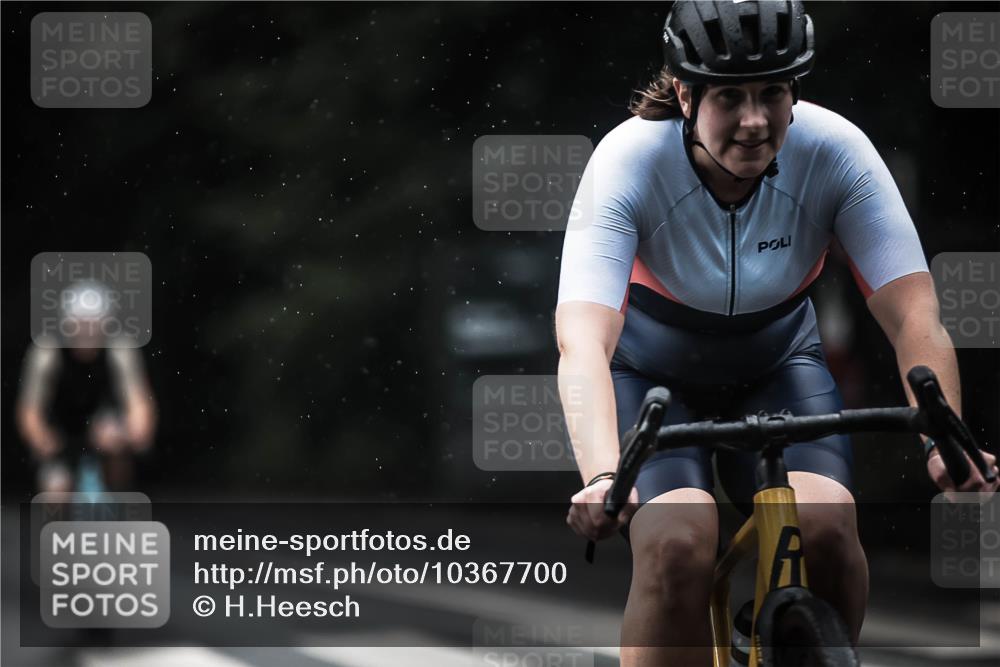 13.09.2026 - Stadtparktriathlon H.Heesch http://msf.ph/oto/10367700 13.09.2026 12:02:24 Radfahren 756, 862, 926, 933, 959, 987, 1016 meine-sportfotos.de