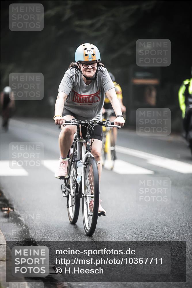 13.09.2026 - Stadtparktriathlon H.Heesch http://msf.ph/oto/10367711 13.09.2026 10:16:23 Radfahren 211, 221, 227, 284, 287, 301, 345 meine-sportfotos.de
