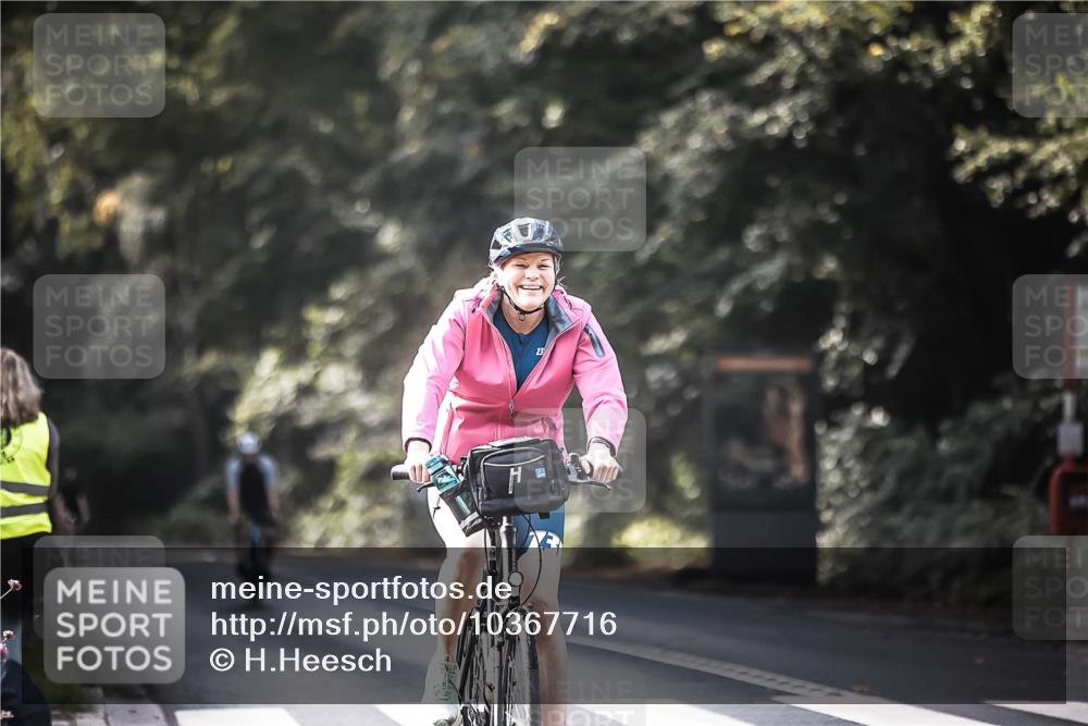 13.09.2026 - Stadtparktriathlon H.Heesch http://msf.ph/oto/10367716 13.09.2026 11:24:54 Radfahren 606, 657, 662, 816 meine-sportfotos.de