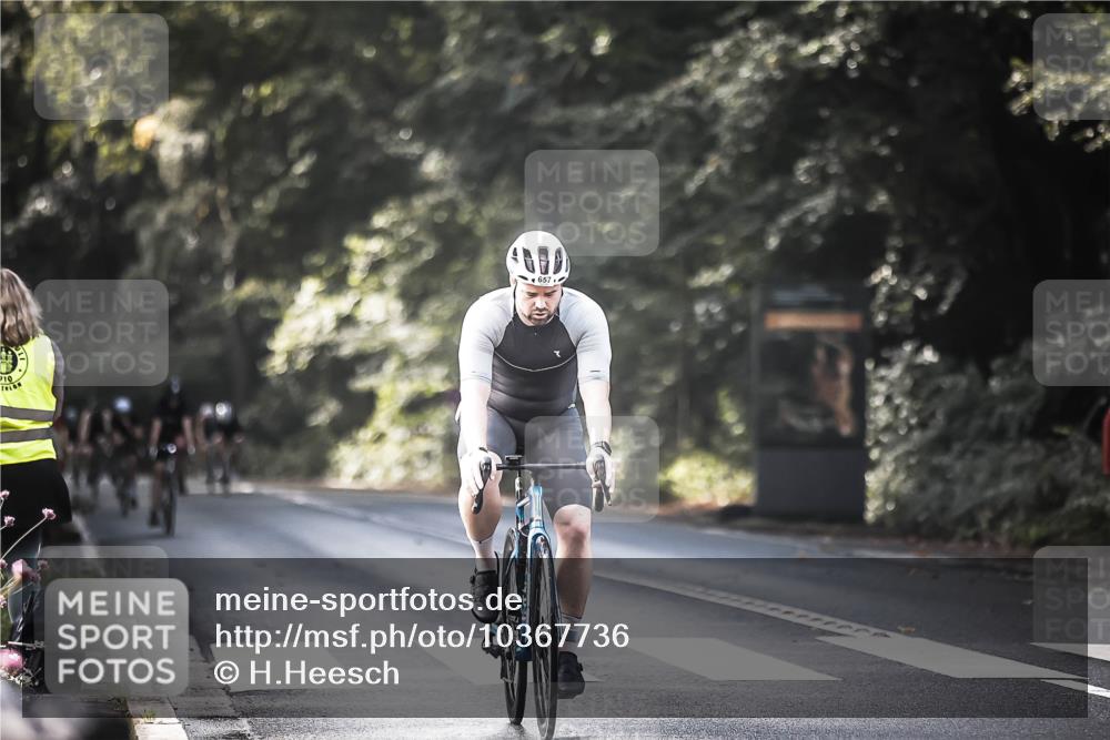 13.09.2026 - Stadtparktriathlon H.Heesch http://msf.ph/oto/10367736 13.09.2026 11:24:58 Radfahren 657, 662, 752, 816 meine-sportfotos.de