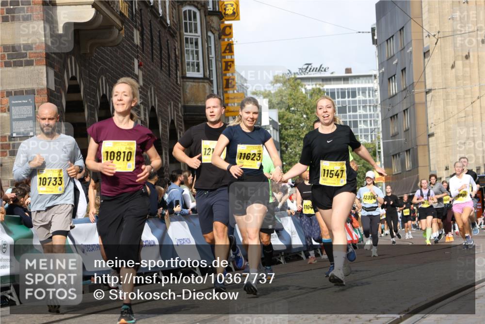 13.09.2026 - 21. swb-Marathon Bremen Strokosch-Dieckow http://msf.ph/oto/10367737 13.09.2026 11:00:27 Ziel 10175, 10758, 10867, 11016, 11071, 11158, 11159, 11160, 11250, 11259, 11445, 11453, 11524, 11525, 11528, 11587, 11588, 11589, 11879, 11907, 12123, 12190, 12274, 12352, 10263, 10272, 10275, 10306, 10369, 11162, 11180, 11556, 11687, 11708, 11769, 11838, 12018, 12430 meine-sportfotos.de