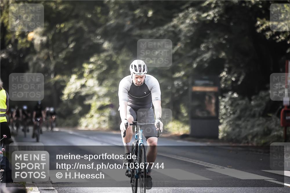 13.09.2026 - Stadtparktriathlon H.Heesch http://msf.ph/oto/10367744 13.09.2026 11:24:59 Radfahren 657, 662, 752, 763, 816 meine-sportfotos.de