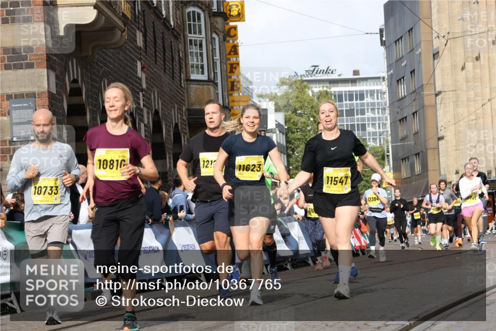 13.09.2026 - 21. swb-Marathon Bremen Strokosch-Dieckow http://msf.ph/oto/10367765 13.09.2026 11:00:27 Ziel 10175, 10758, 10867, 11016, 11071, 11158, 11159, 11160, 11250, 11259, 11445, 11453, 11524, 11525, 11528, 11587, 11588, 11589, 11879, 11907, 12123, 12190, 12274, 12352, 10263, 10272, 10275, 10306, 10369, 11162, 11180, 11556, 11687, 11708, 11769, 11838, 12018, 12430 meine-sportfotos.de