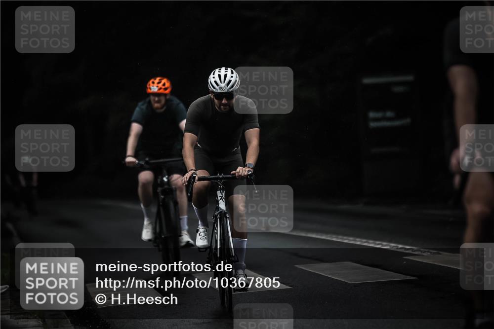 13.09.2026 - Stadtparktriathlon H.Heesch http://msf.ph/oto/10367805 13.09.2026 12:02:37 Radfahren 729, 849, 854, 860, 880, 946, 1029 meine-sportfotos.de
