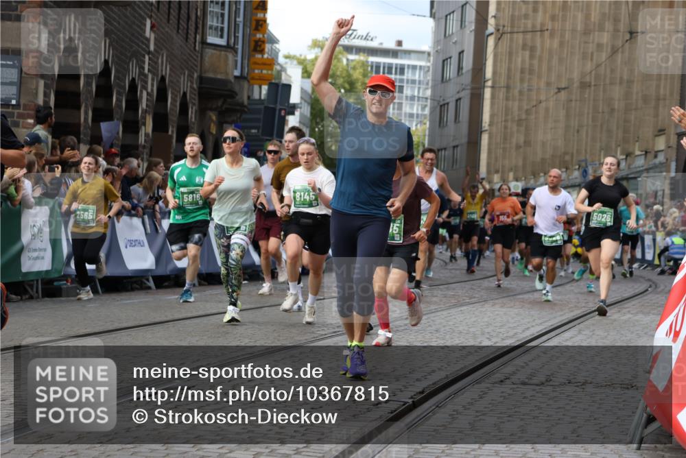 13.09.2026 - 21. swb-Marathon Bremen Strokosch-Dieckow http://msf.ph/oto/10367815 13.09.2026 13:35:53 Ziel 156, 607, 2041, 2090, 2318, 2356, 3055, 3087, 3226, 3621, 3704, 3780, 4326, 5308, 5661, 6315, 6418, 6465, 6466, 6644, 6649, 7285, 7377, 7597, 7675, 7700, 8401, 8530, 8816, 8915, 9784, 9845, 9862, 9887, 9892, 563, 1867, 2565, 3026, 3224, 3454, 3489, 4016, 5026, 5259, 5276, 5816, 6159, 6874, 6982, 7036, 7043, 7256, 7385, 7804, 8145, 8227, 8275, 8488, 9076, 9243, 9497, 13179 meine-sportfotos.de