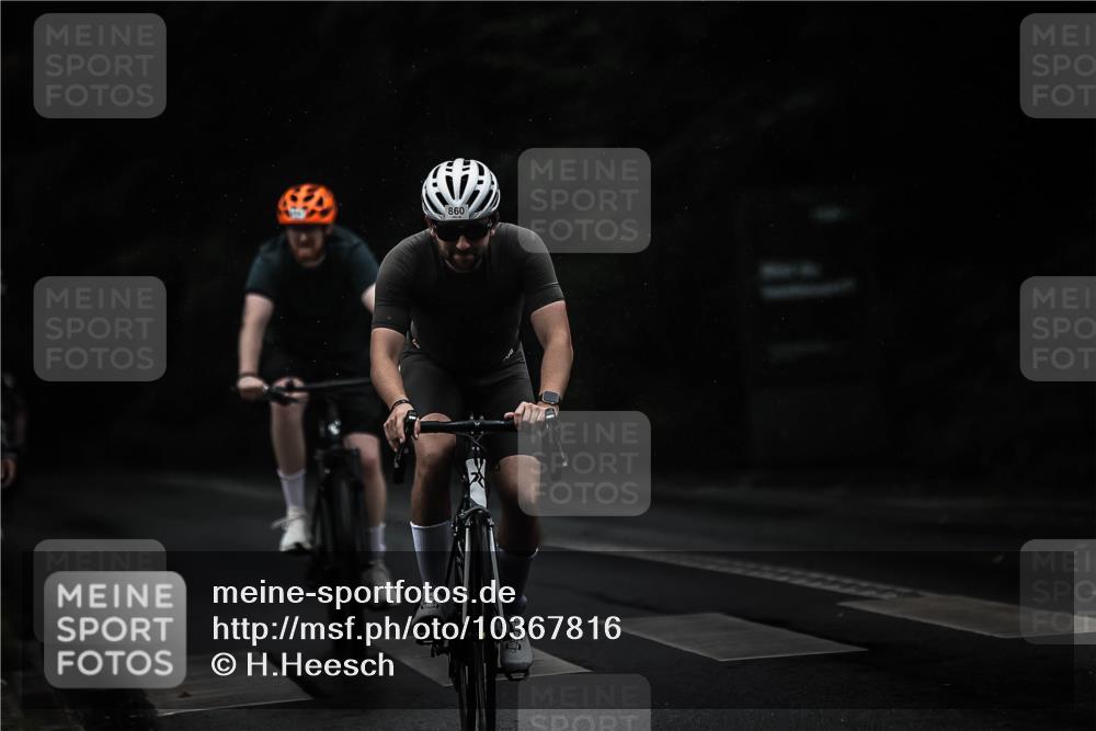 13.09.2026 - Stadtparktriathlon H.Heesch http://msf.ph/oto/10367816 13.09.2026 12:02:37 Radfahren 729, 849, 854, 860, 880, 946, 1029 meine-sportfotos.de