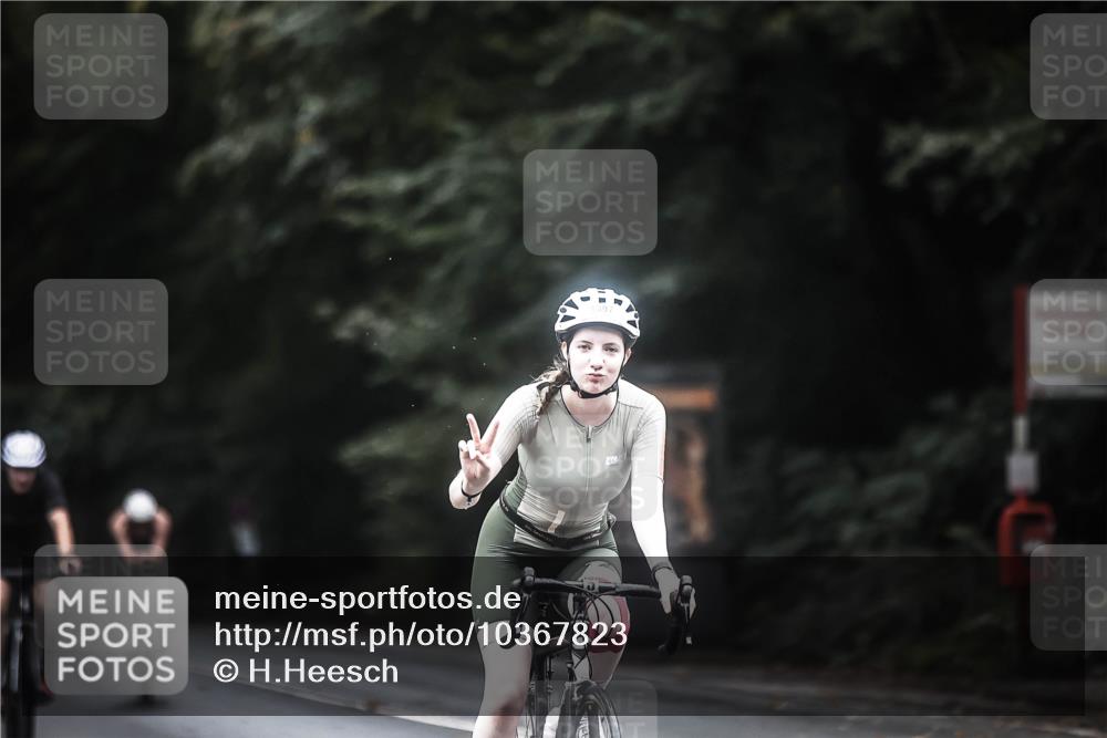 13.09.2026 - Stadtparktriathlon H.Heesch http://msf.ph/oto/10367823 13.09.2026 13:18:16 Radfahren 1329, 1367, 1397, 1417, 1443 meine-sportfotos.de