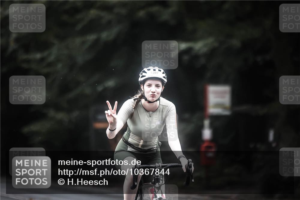 13.09.2026 - Stadtparktriathlon H.Heesch http://msf.ph/oto/10367844 13.09.2026 13:18:16 Radfahren 1329, 1367, 1397, 1417, 1443 meine-sportfotos.de