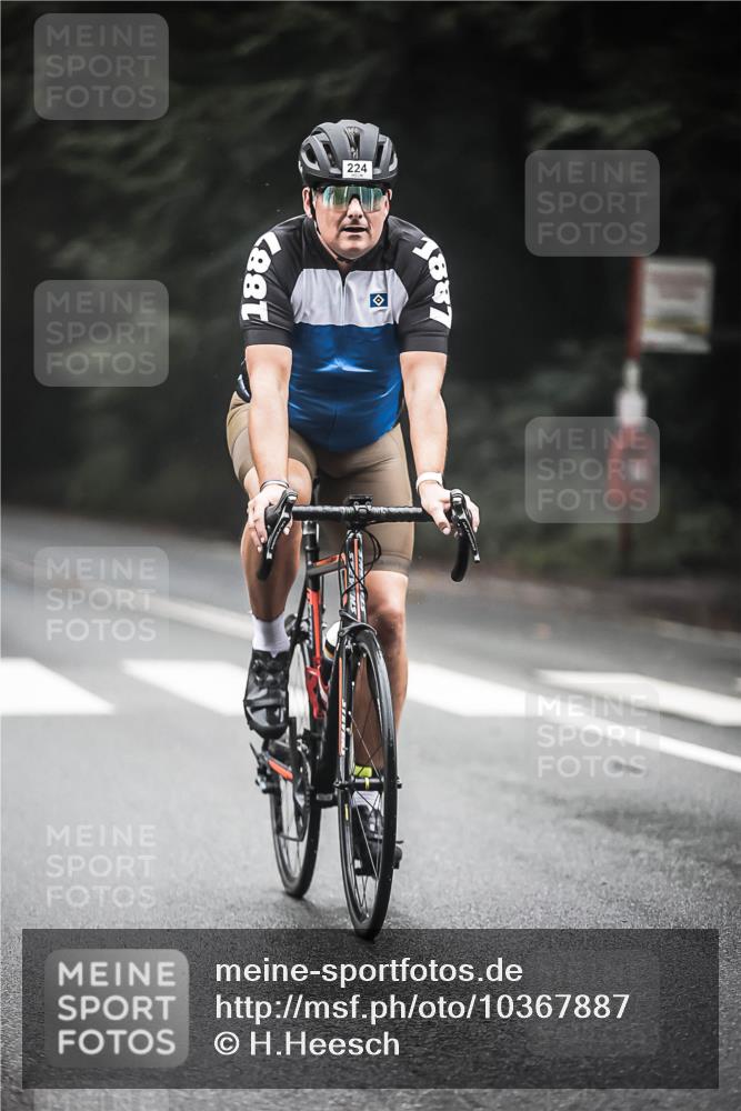 13.09.2026 - Stadtparktriathlon H.Heesch http://msf.ph/oto/10367887 13.09.2026 10:16:34 Radfahren 224, 236, 284, 289, 348, 351 meine-sportfotos.de